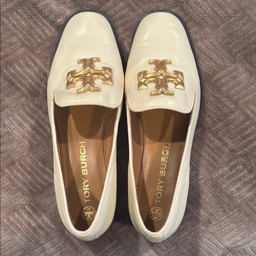 Tory Burch Cream Loafers with Gold Accent size 9.5
Brand New!!